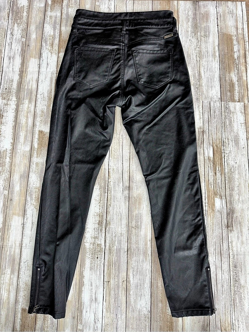 KanCan Coated Skinny Pants in Black Waist 27 Like New - Picture 2 of 3